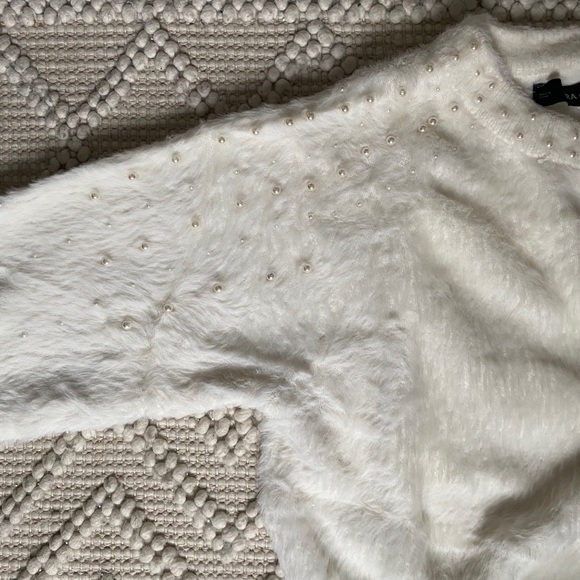ZARA // Fuzzy Pearl Sweater - Picture 4 of 8